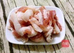 五花肉炖萝卜的做法图解1