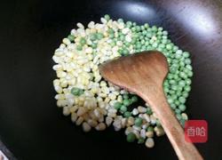 玉米豌豆炒肉的做法图解5
