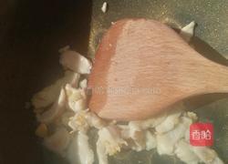 鸡肉炒蘑菇的做法图解2