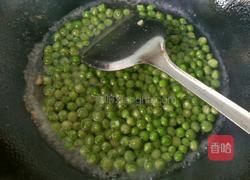 豌豆炒鸡丁的做法图解9