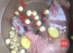 莲子猪肚汤的做法图解11