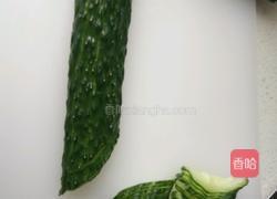蒜泥黄瓜片的做法图解1