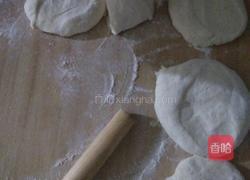 家常猪肉酸菜馅包子的做法图解5