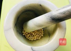 川贝冰糖炖银耳雪梨汤的做法图解3