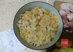 猪肉烩酸菜的做法图解3