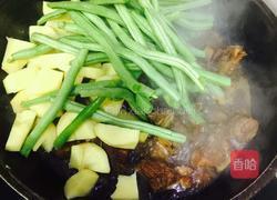 排骨土豆炖豆角的做法图解5