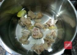 排骨蔬菜汤的做法图解2