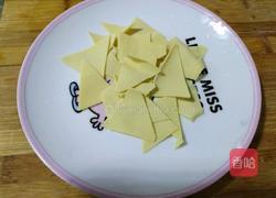 白菜炒干豆腐的做法图解2