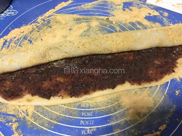 从一头卷起