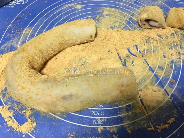 卷好后切成块