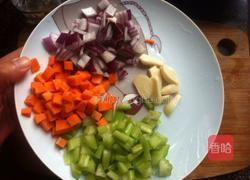 素炒馒头丁的做法图解2