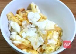 蒜苗炒鸡蛋香干的做法图解5