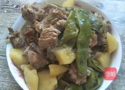 家常排骨炖豆角土豆的做法图解11