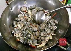 鲁菜大师蒋家常菜爆炒香辣花蛤的做法图解2