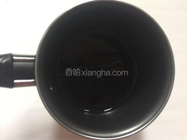 煮开后放置一旁冷却备用
