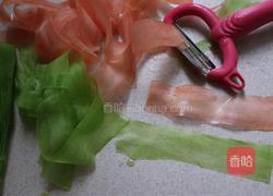 五彩金针菇卷的做法图解1