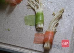 五彩金针菇卷的做法图解4
