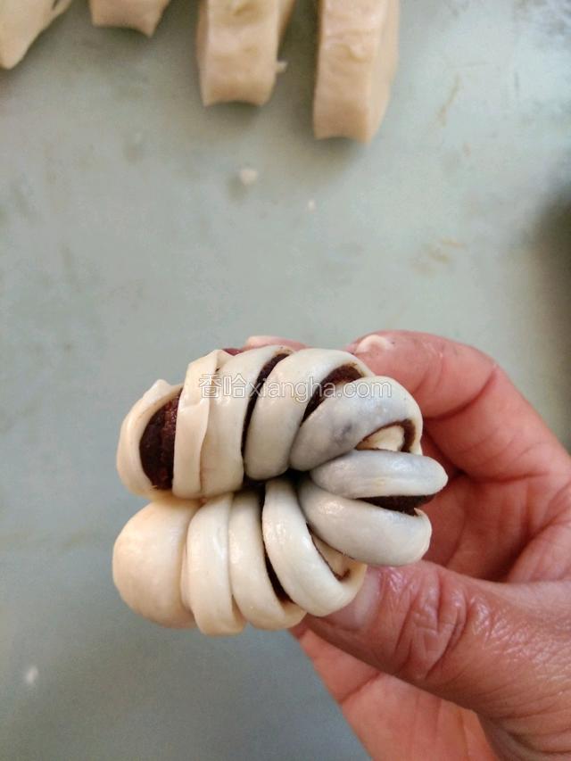 一个花型就出来了