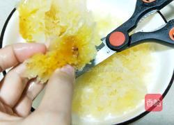 蜂蜜莲子银耳汤的做法图解4