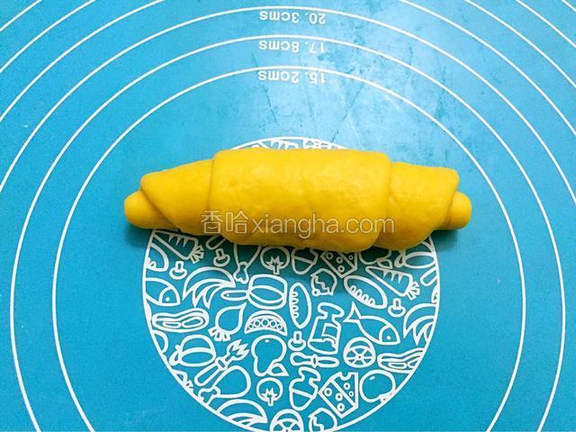 由宽这面开始卷起