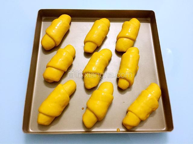 表面刷一遍蛋液