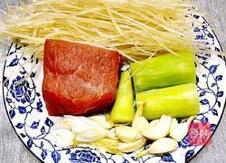 鲁菜大师蒋家常菜肉丝凉偏粉的做法图解1