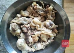 小鸡炖蘑菇粉条的做法图解1