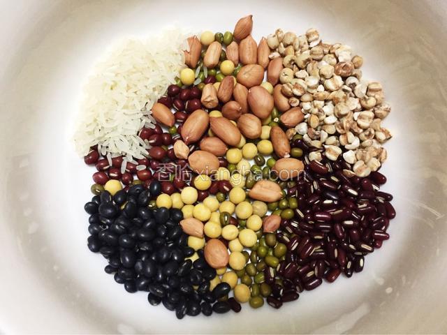 首先准备好所需要的材料，详细看我上面的材料用量。