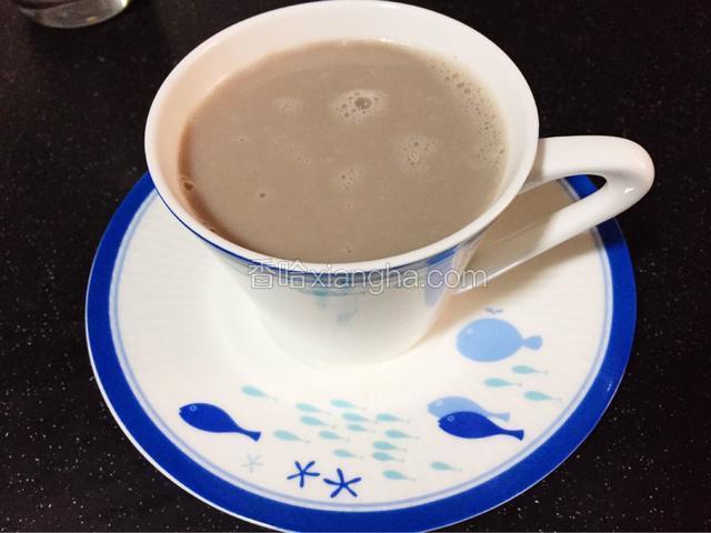 装杯放温即可饮用。