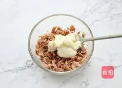 Illustration of how to make tuna cheese sandwich 5