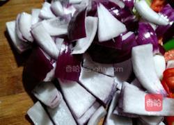 洋葱炒卤牛肉的做法图解2