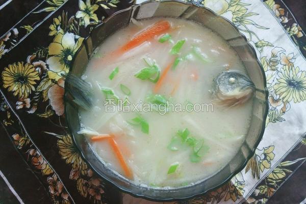 白萝卜鲫鱼汤
