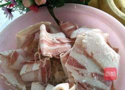 东北酸菜顿五花肉的做法图解3