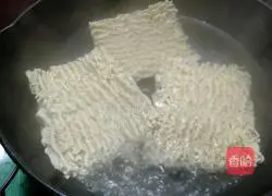 Illustration of how to make beef tendon balls and fried noodles with black pepper sauce 2