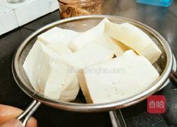 香煎红烧豆腐的做法图解1