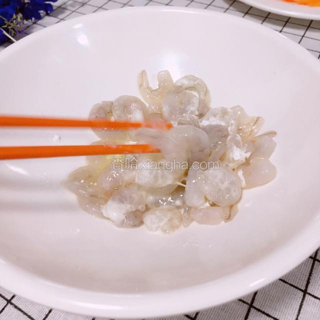 搅拌均匀腌制10分钟