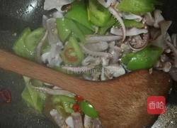 青椒炒鱿鱼的做法图解7