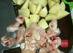 咖喱鸡腿焖土豆的做法图解2