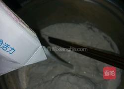 牛奶麦片煎饼的做法图解2
