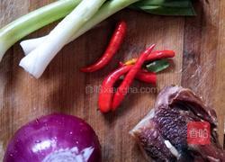 小炒腊肉的做法图解1