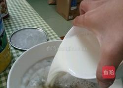 自制回神奶茶的做法图解3