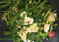 鸡蛋炒韭菜的做法图解4