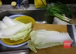 白菜猪肉水饺的做法图解1