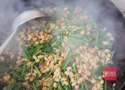 黄豆芽炒韭菜的做法图解5