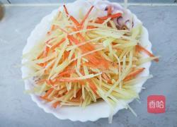 土豆丝鸡蛋饼的做法图解1