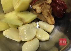 板栗炖鸡的做法图解2