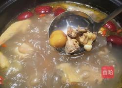板栗炖鸡的做法图解3