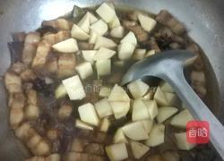 土豆红烧肉的做法图解10