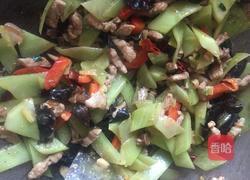 莴笋炒肉的做法图解11