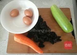 西葫芦鸡蛋包子的做法图解2